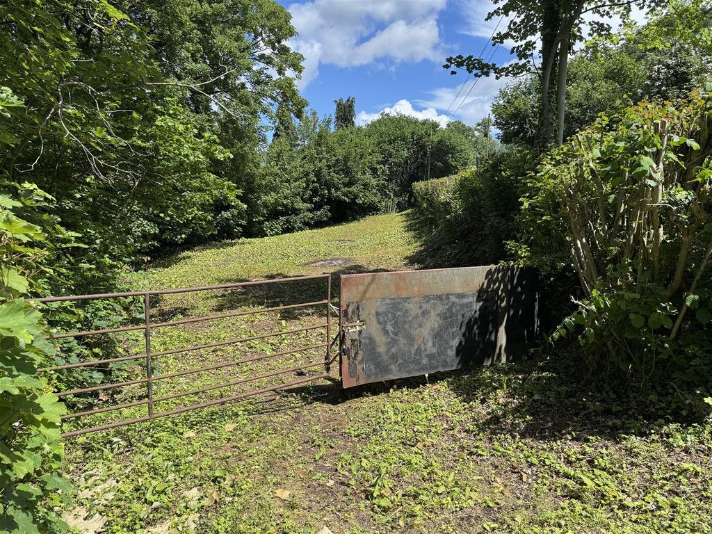Property photo 2 of 11