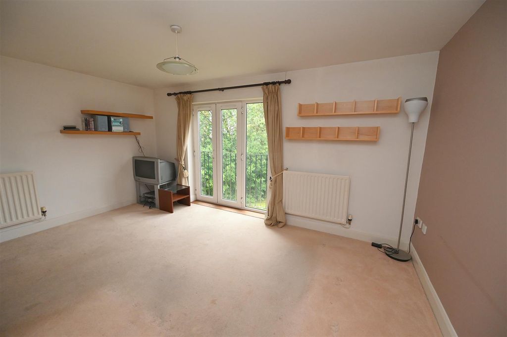 Property photo 3 of 16 Living Room.Jpg