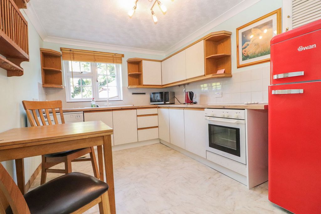 Property photo 3 of 15