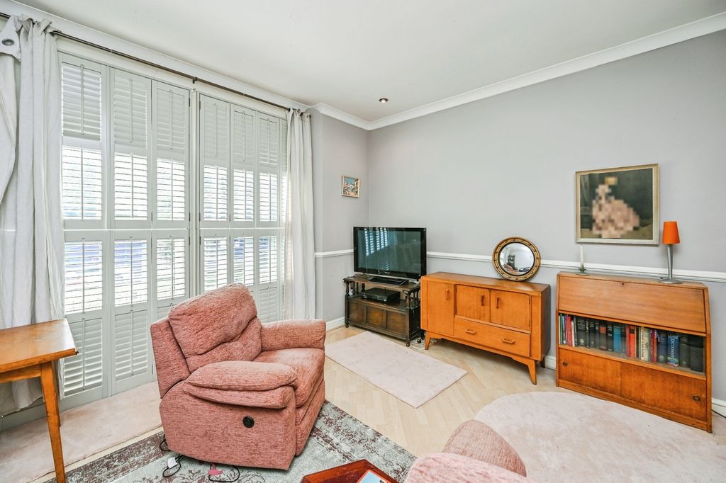 Property photo 3 of 12 Pbox-Img.Jpg