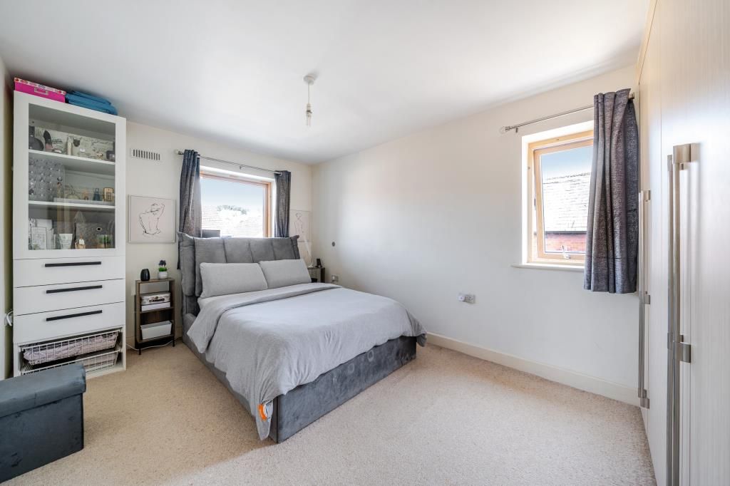 Property photo 2 of 12 Bedroom