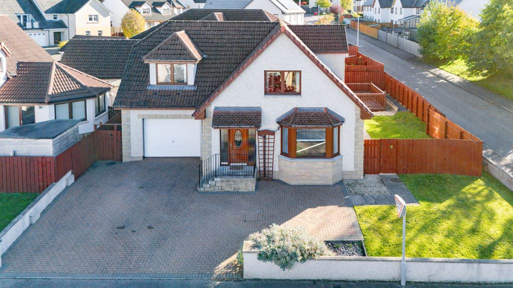 Property photo 1 of 50