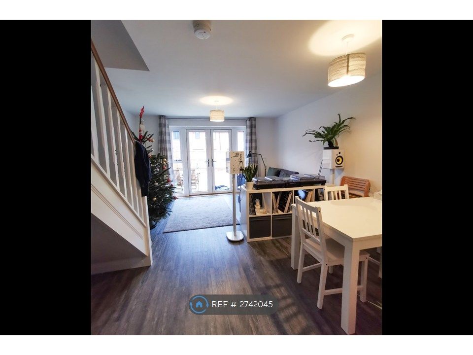 Property photo 2 of 7 Open Plan Sitting / Dinning Area