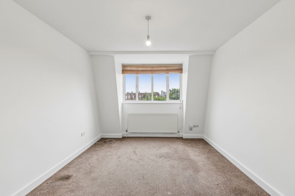 Property photo 1 of 17 9 (18)