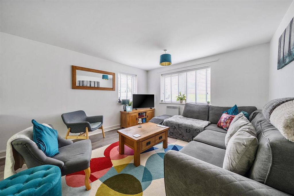 Property photo 2 of 14 1289664-8-6825B9439dc0B-Arw.Jpg