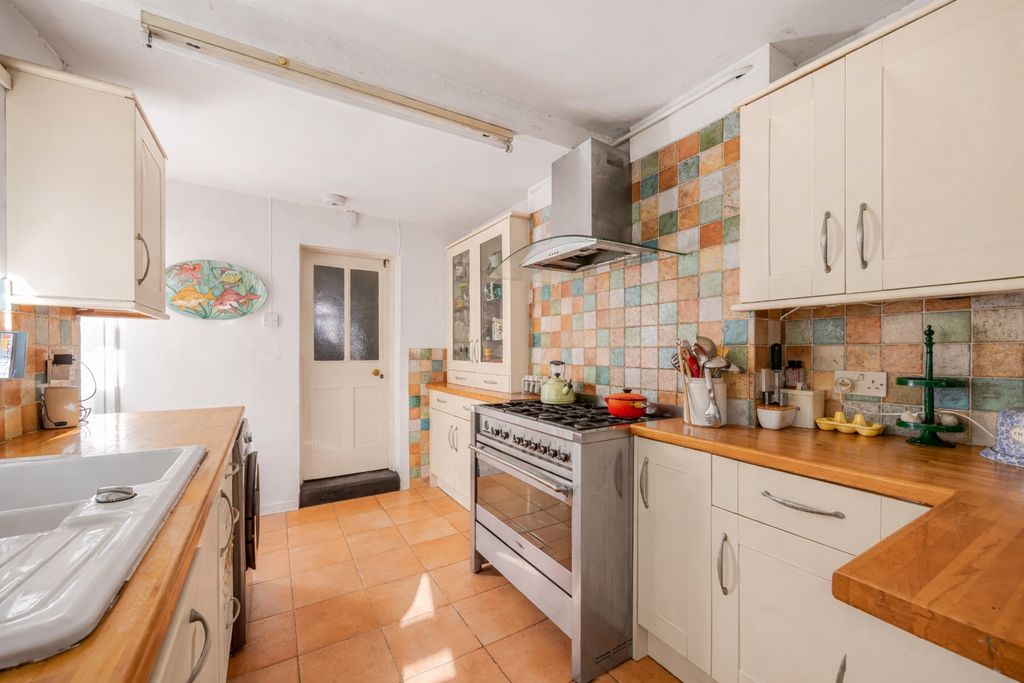 Property photo 3 of 13 Kitchen