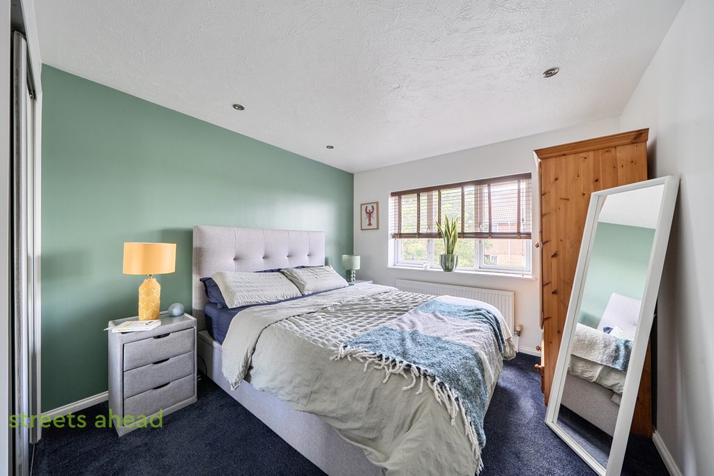 Property photo 3 of 14 523Bcb6d-F978-459...