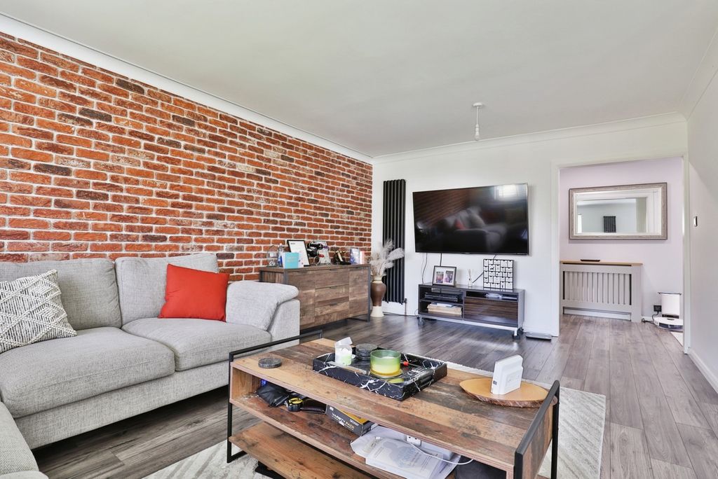 Property photo 3 of 17 Pbox-Img.Jpg