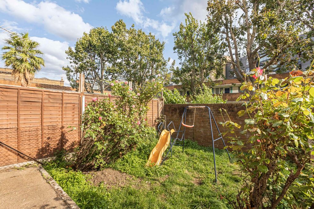 Property photo 3 of 7 Garden