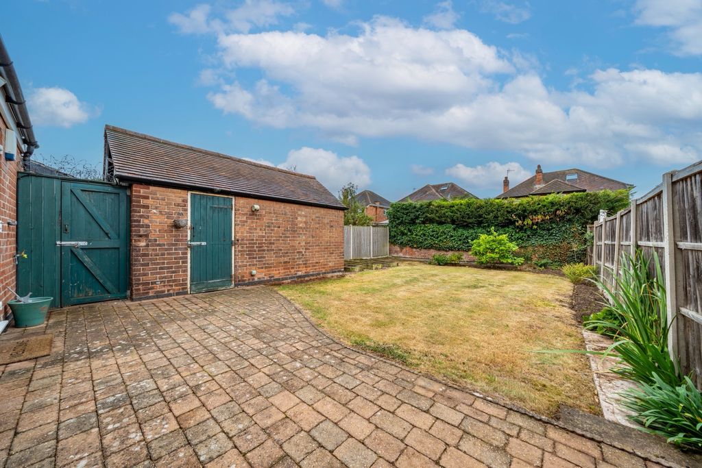 Property photo 2 of 25