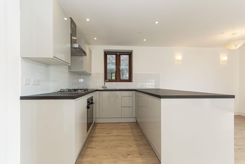 Property photo 2 of 15 Etxgljffypigtqi-3Yn67Zarr20.Jpg