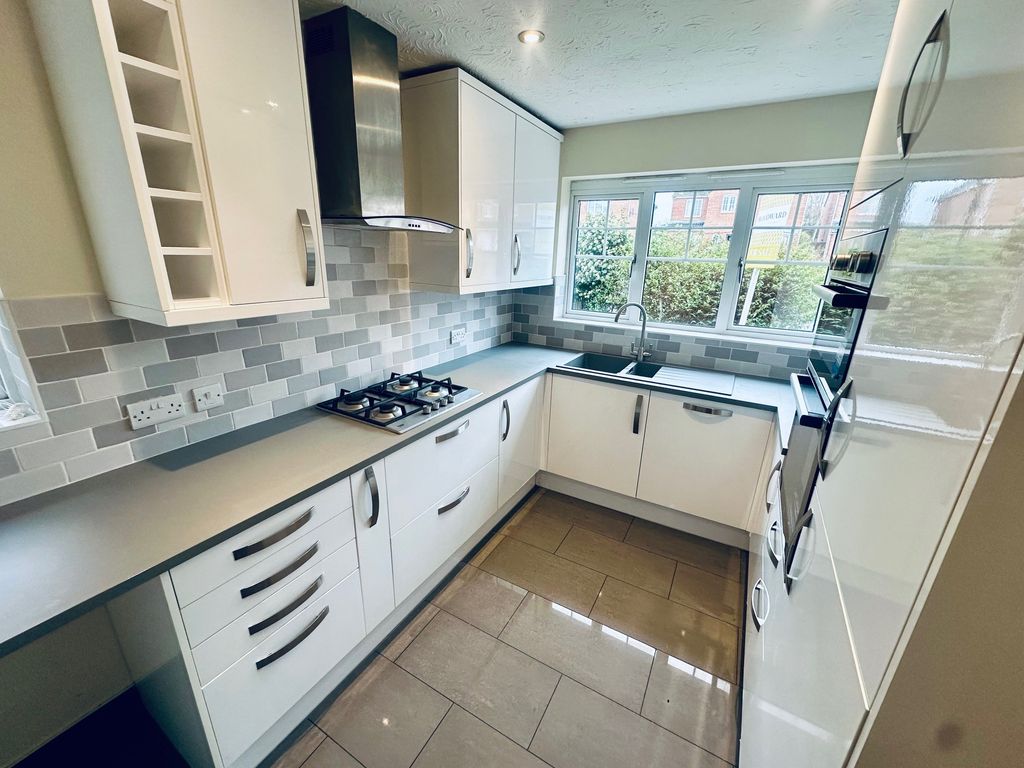 Property photo 3 of 13 Kitchen