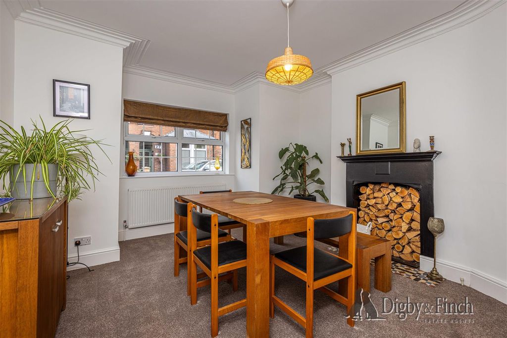 Property photo 2 of 22