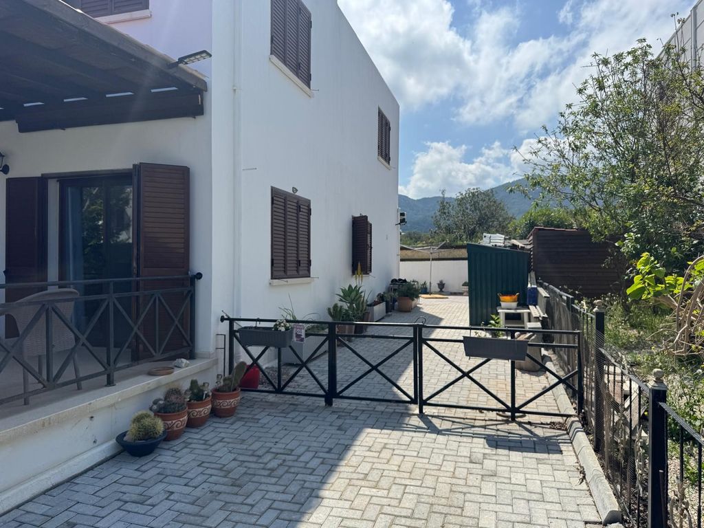 Property photo 2 of 23 Detached 3 Bedroom Villa On Gated Community With Communal Pool Image No 2