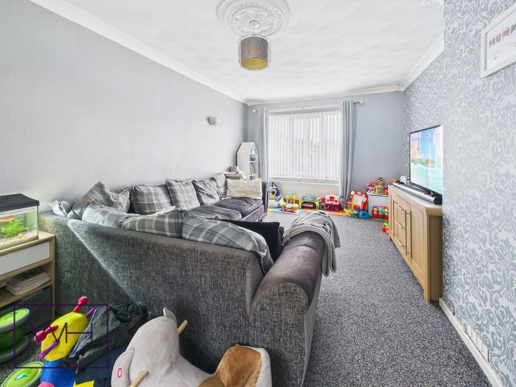 Property photo 3 of 12 Cam04980G0-Pr0116-Still009