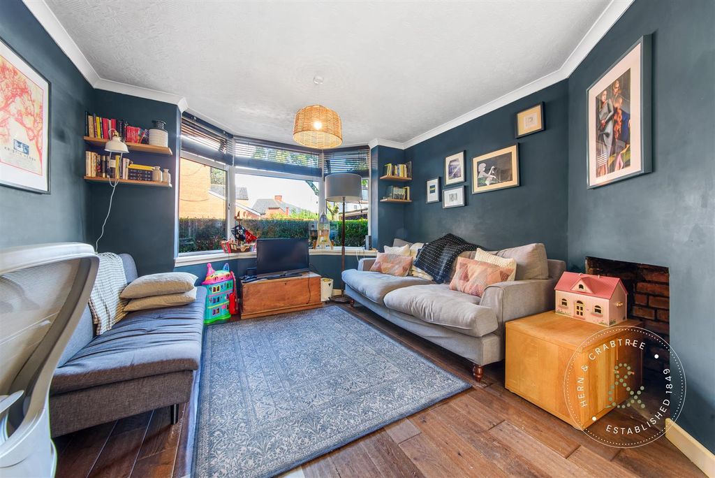 Property photo 2 of 29 Daisy-Street-14.Jpg