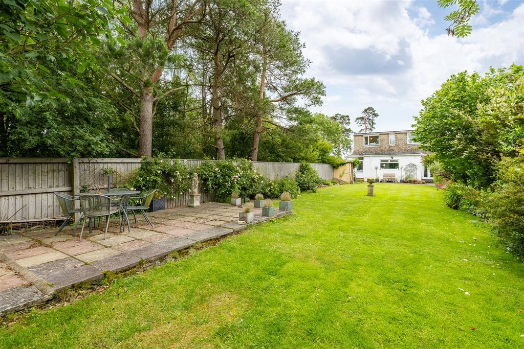 Property photo 1 of 24 Holmbury (45).Jpg