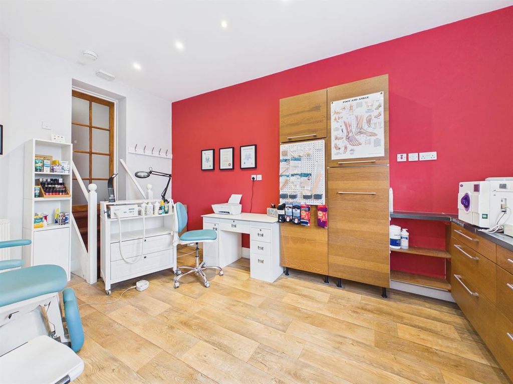 Property photo 3 of 7 Photo