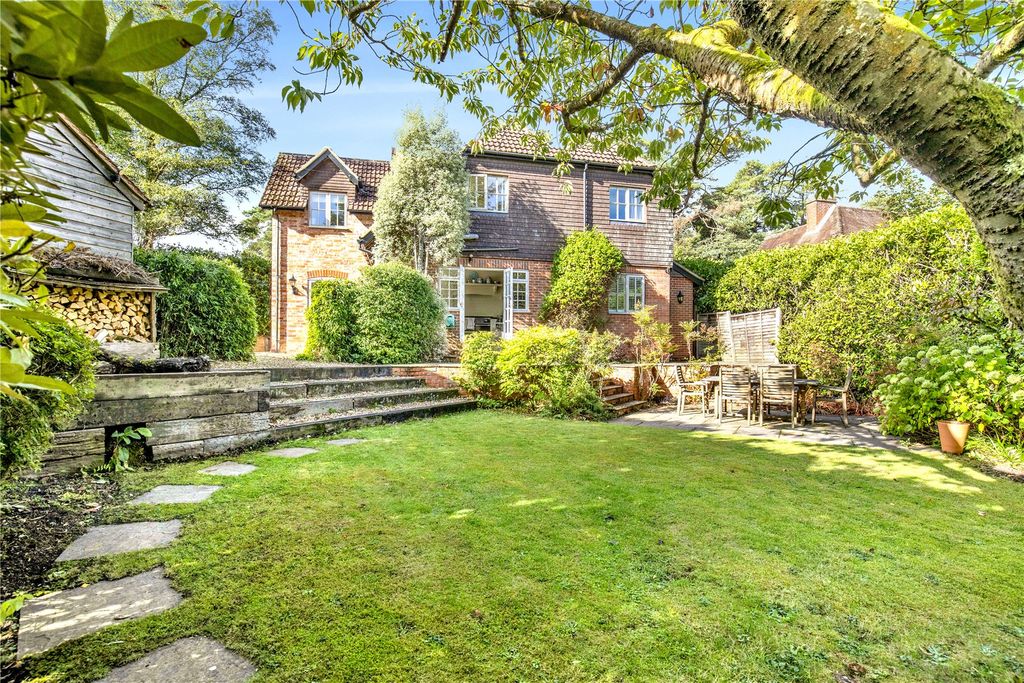 Property photo 1 of 37 Picture No. 04