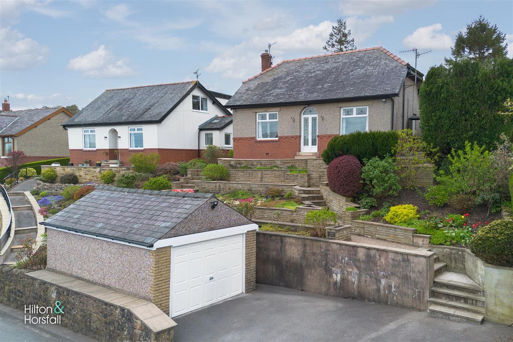 Property photo 1 of 16 Jean Royd