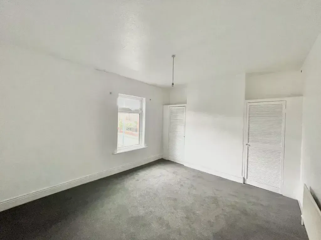 Property photo 3 of 9 Gallery