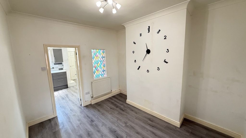 Property photo 3 of 13 Image