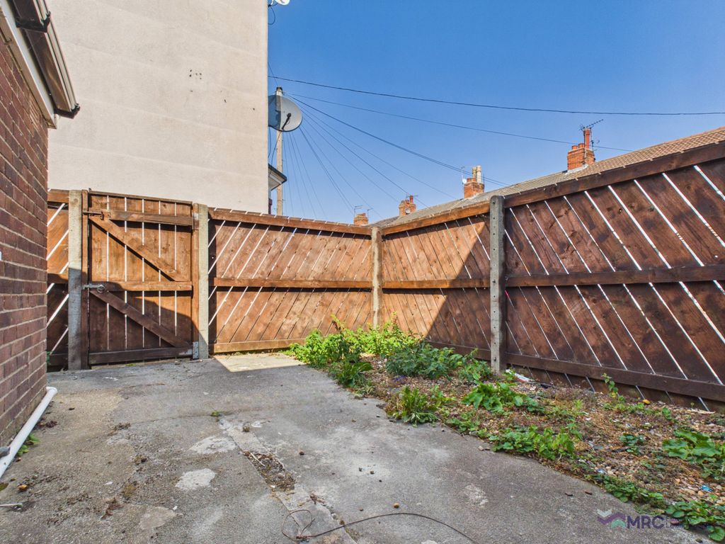 Property photo 2 of 14 Cam04739G0-Pr0302-Still013