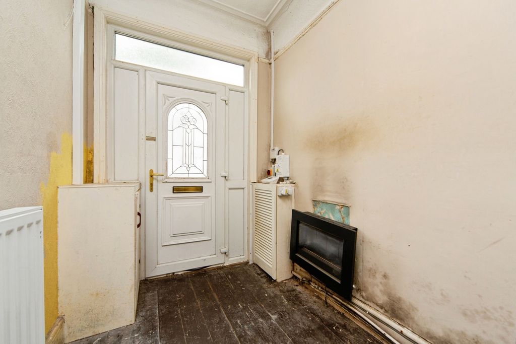 Property photo 3 of 24 Pbox-Img.Jpg