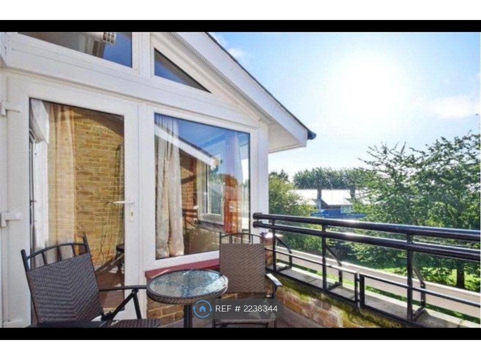 Property photo 1 of 11 Balcony