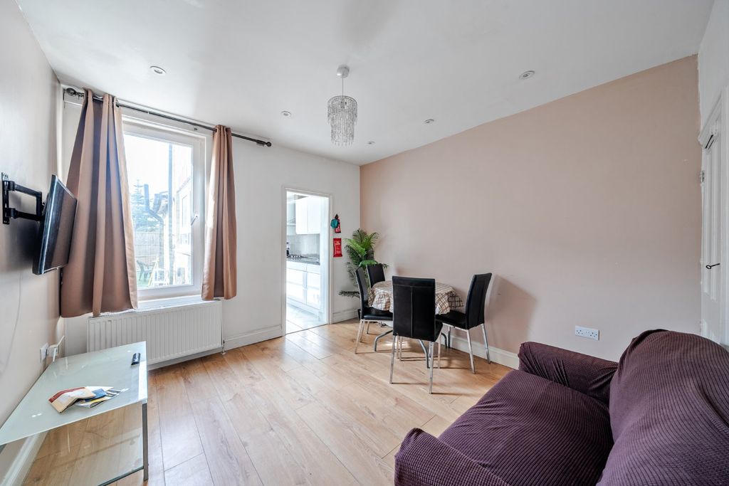 Property photo 2 of 13 Picture No. 05
