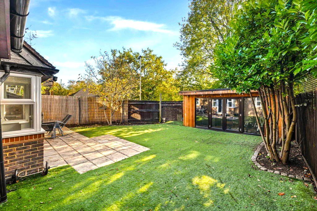 Property photo 2 of 20 Garden