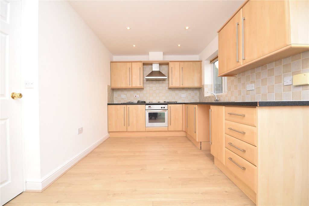 Property photo 3 of 12 Picture No. 11