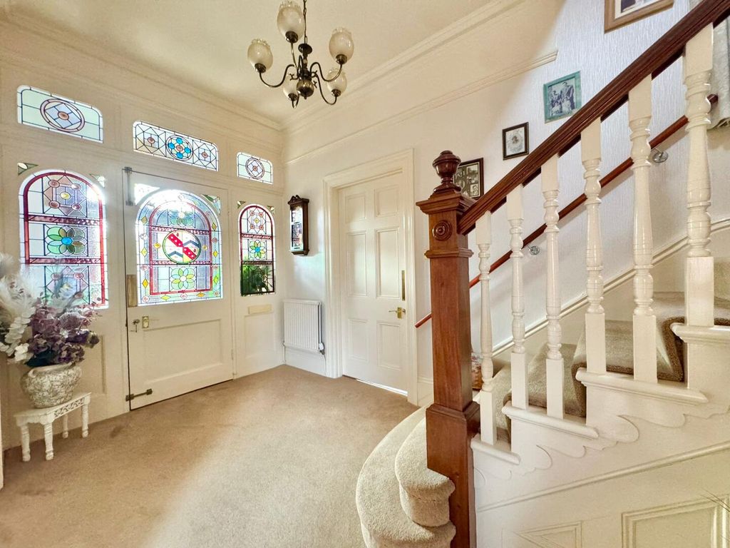 Property photo 3 of 53 Hallway