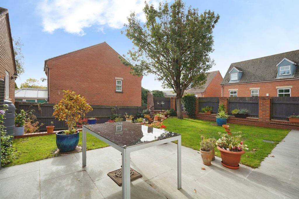Property photo 2 of 31 Pbox-Img.Jpg
