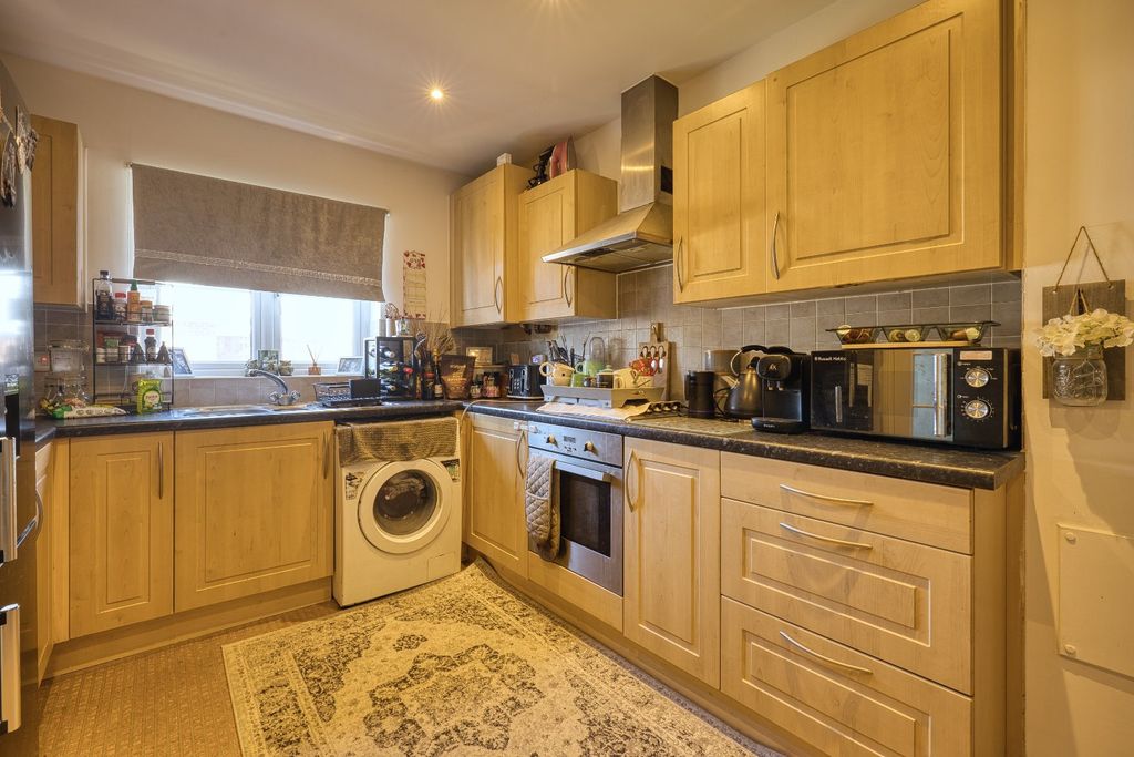 Property photo 3 of 12 Picture 3