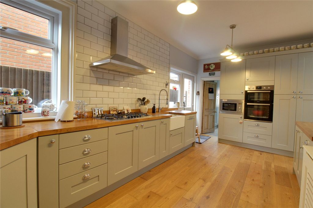 Property photo 3 of 32 Picture No. 26