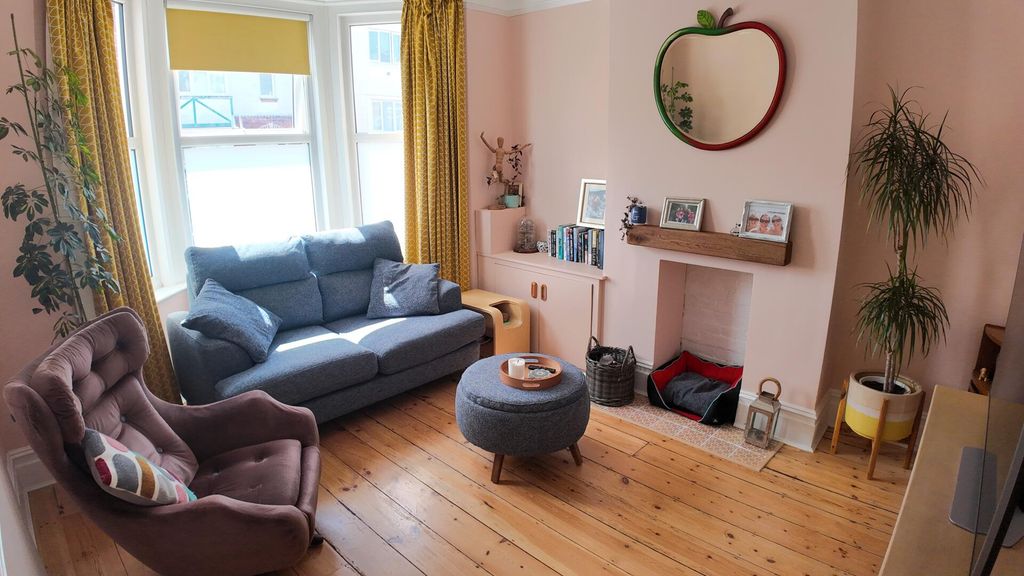Property photo 2 of 15 Living Room