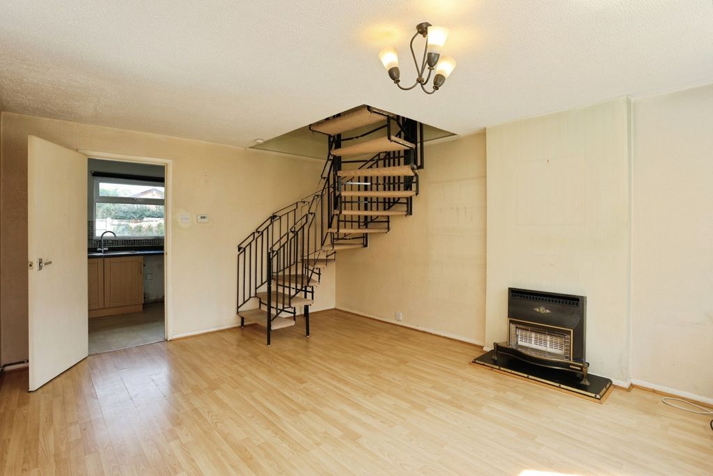 Property photo 2 of 17 Photo