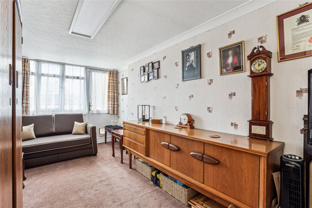 Property photo 3 of 17 Reception Room