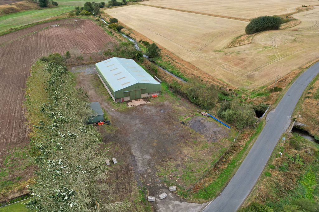 Property photo 2 of 8