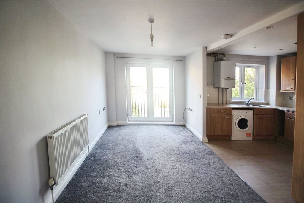 Property photo 2 of 7 Picture No. 10