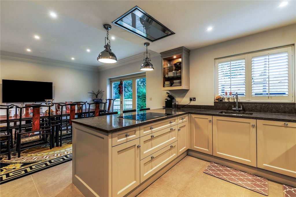 Property photo 3 of 11 Kitchen/Dining Room