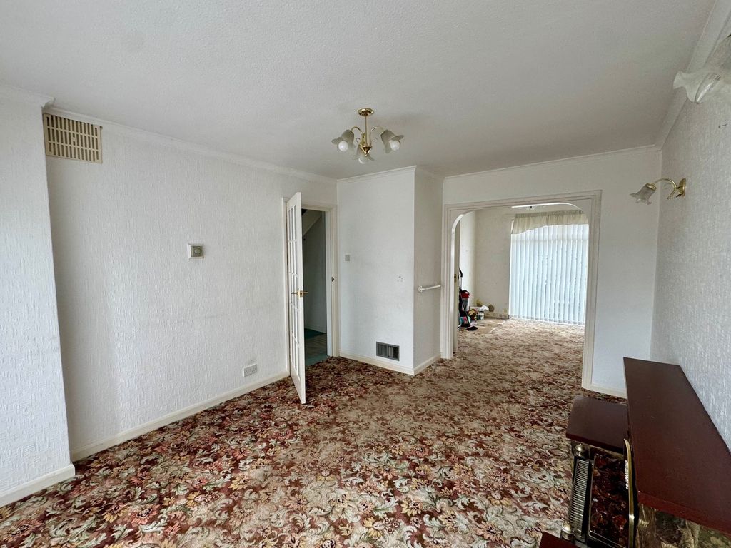 Property photo 3 of 19 Lounge Diner