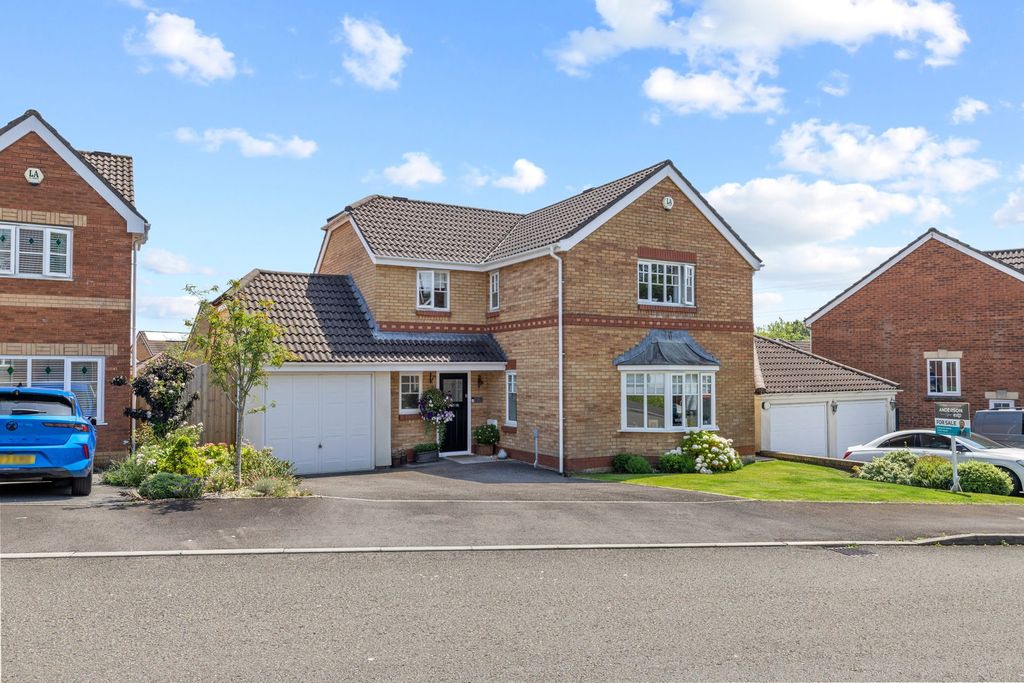 Property photo 1 of 33