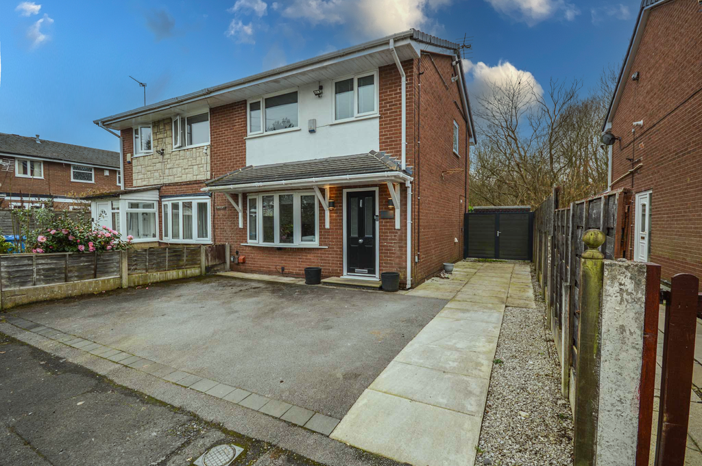 Property photo 1 of 25 External