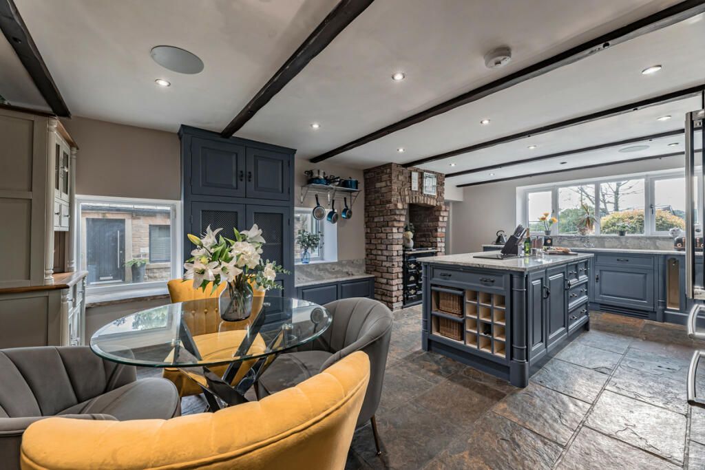 Property photo 3 of 39