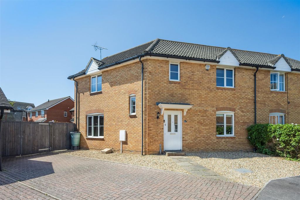 Property photo 1 of 23 Aurelie Way, Whitstable