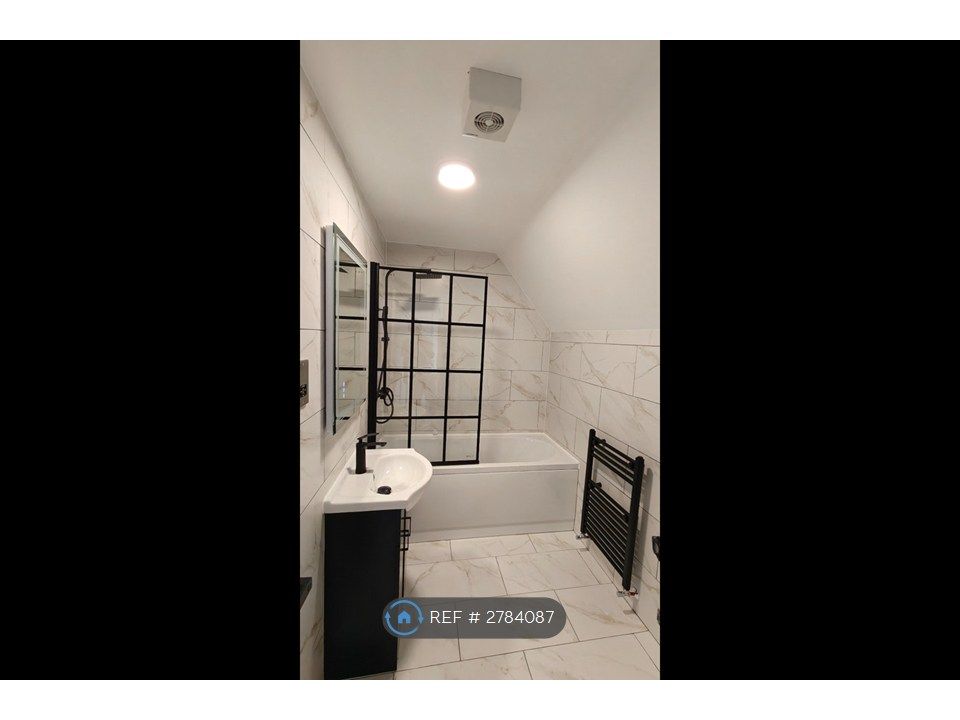 Property photo 2 of 8 Room 4 Bath Room
