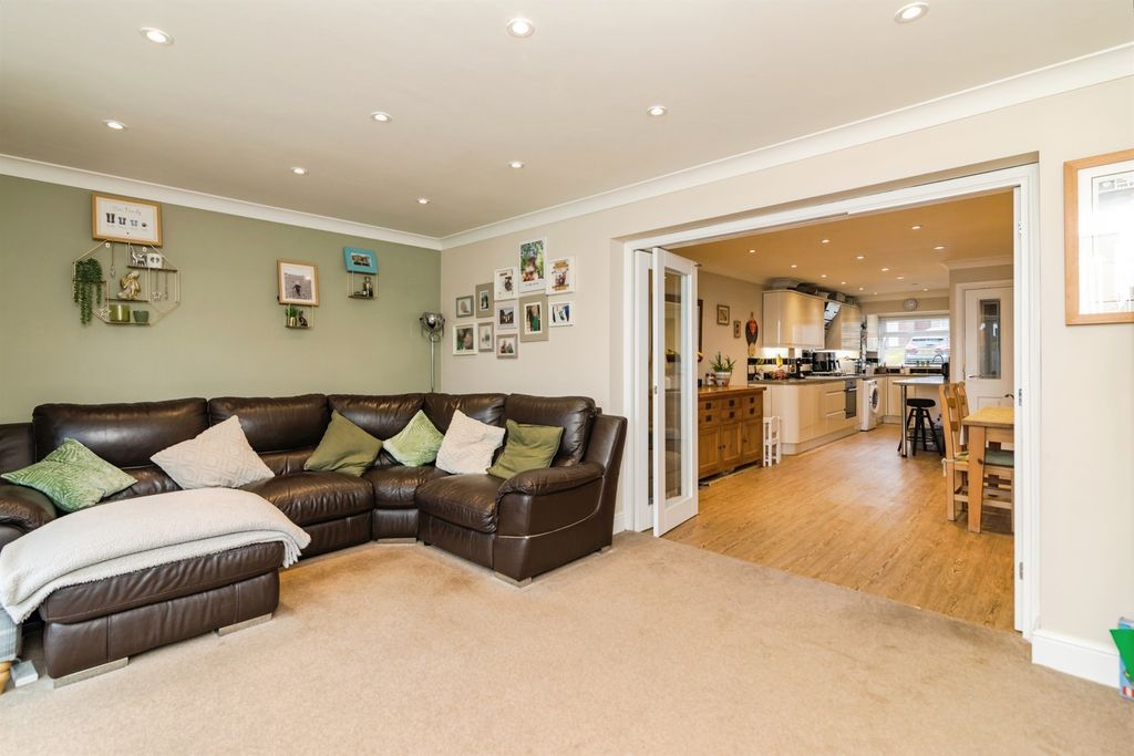 Property photo 2 of 15