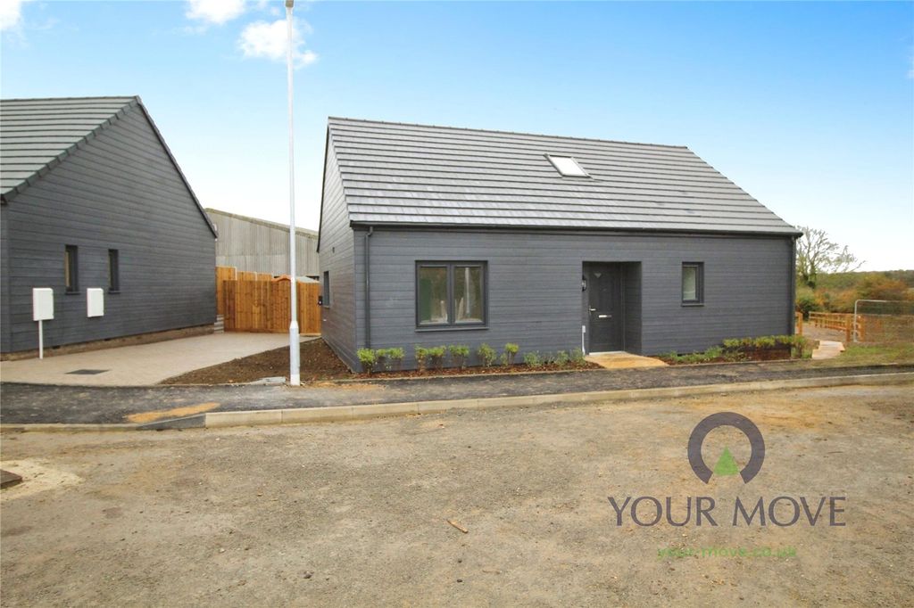 Property photo 1 of 21 Front